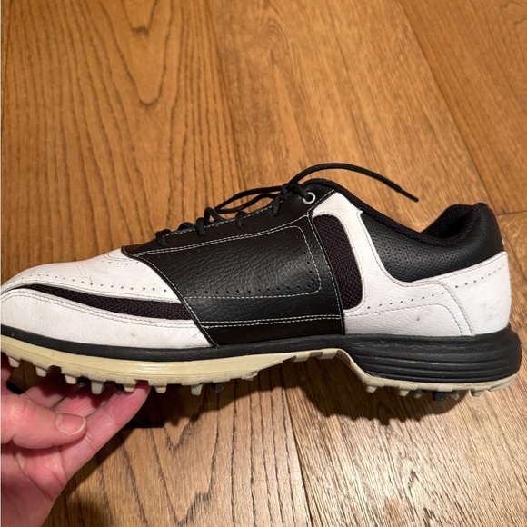 Nike Black and White Men's Golf Sneakers - Picture 3 of 9